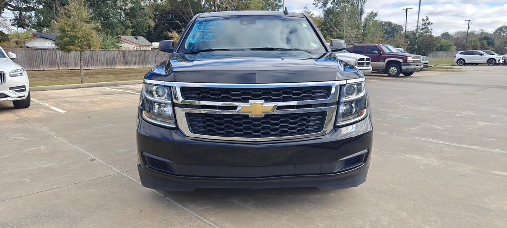 2018 Chevrolet Suburban LT photo 2