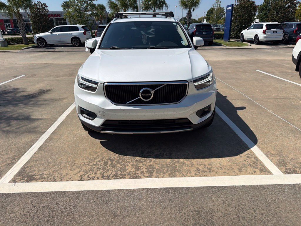 Used 2021 Volvo XC40 T5 Momentum SUV