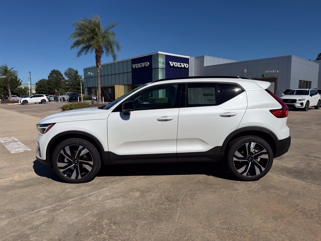 New 2026 Volvo XC40 B4 Plus SUV