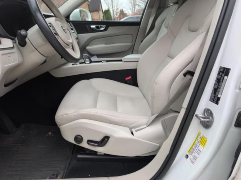 Used 2023 Volvo XC60 B5 FWD Plus Bright SUV