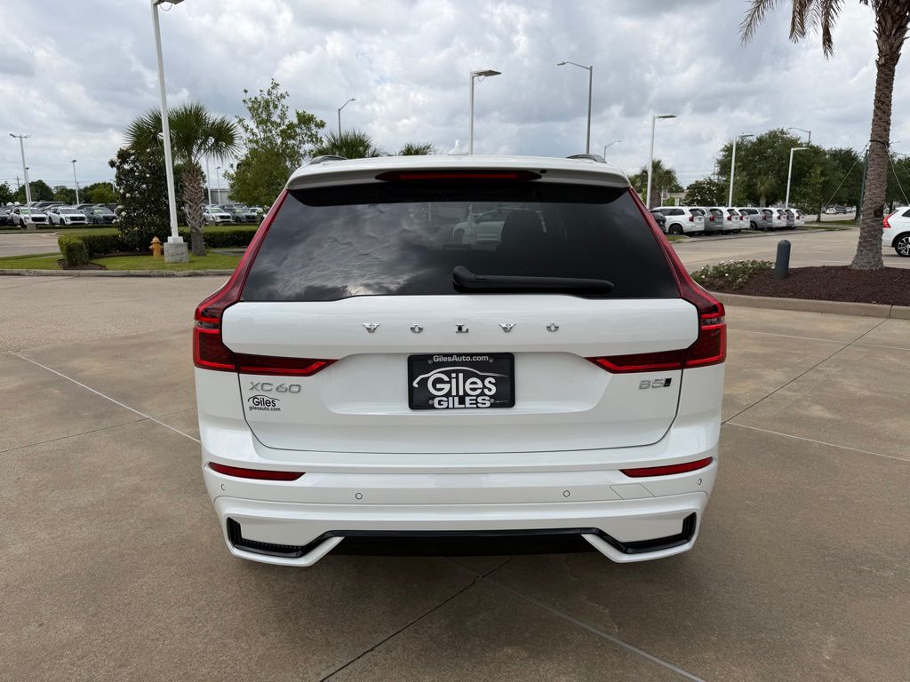 2026 Volvo XC60 Core - Photo 4
