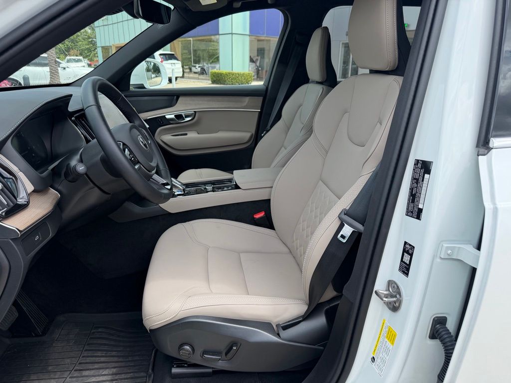 2026 Volvo XC90 Plus - Photo 10