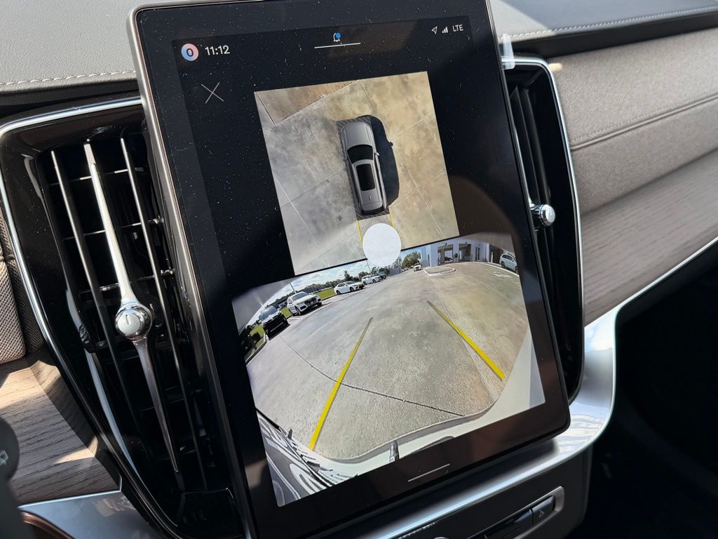 2026 Volvo XC90 Plus - Photo 21