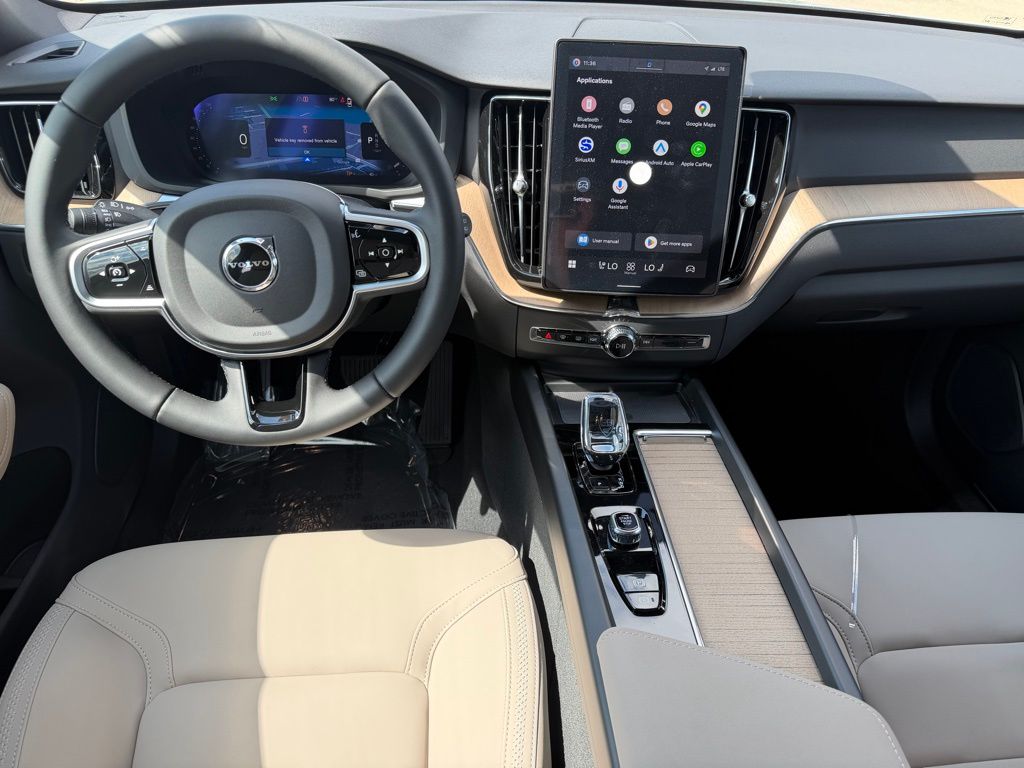 2026 Volvo XC60 Plus - Photo 16