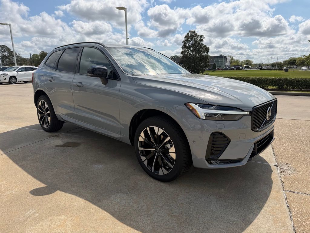 2026 Volvo XC60 Plus - Photo 7