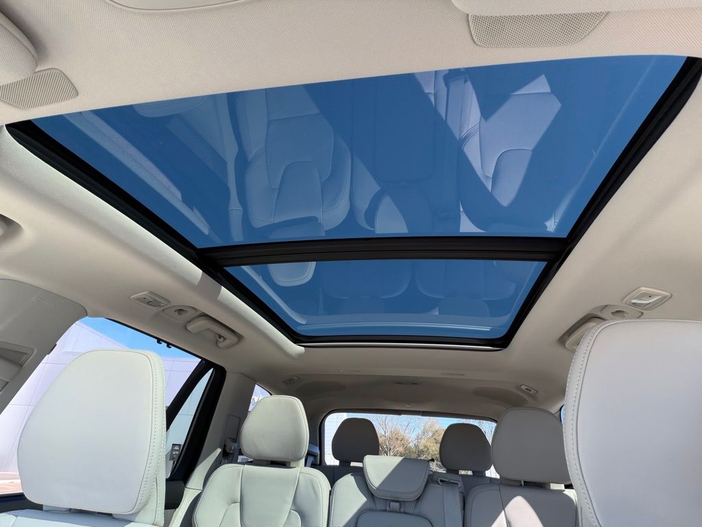 2026 Volvo XC90 Ultra - Photo 24