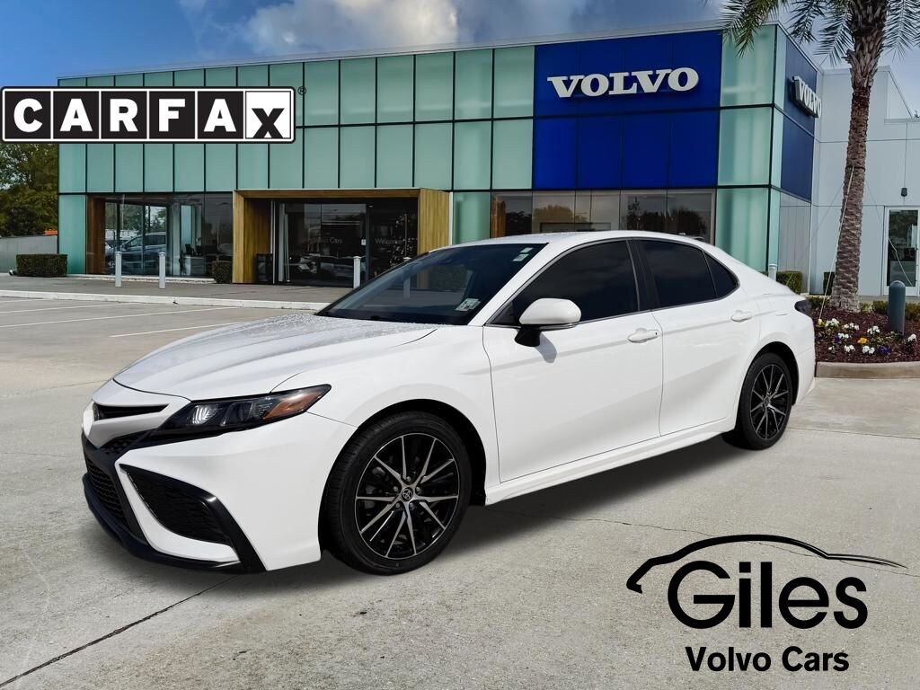 Used 2022 Toyota Camry SE Sedan