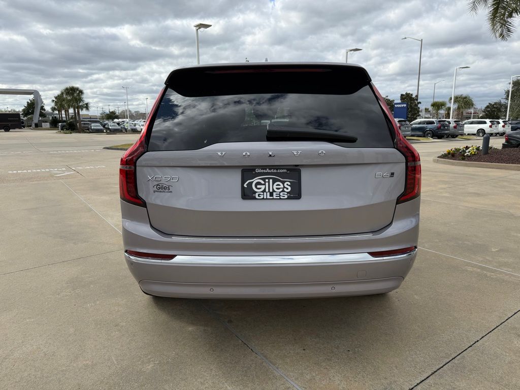 2026 Volvo XC90 Plus - Photo 4