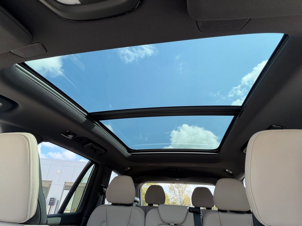 2026 Volvo XC90 Plus - Photo 23