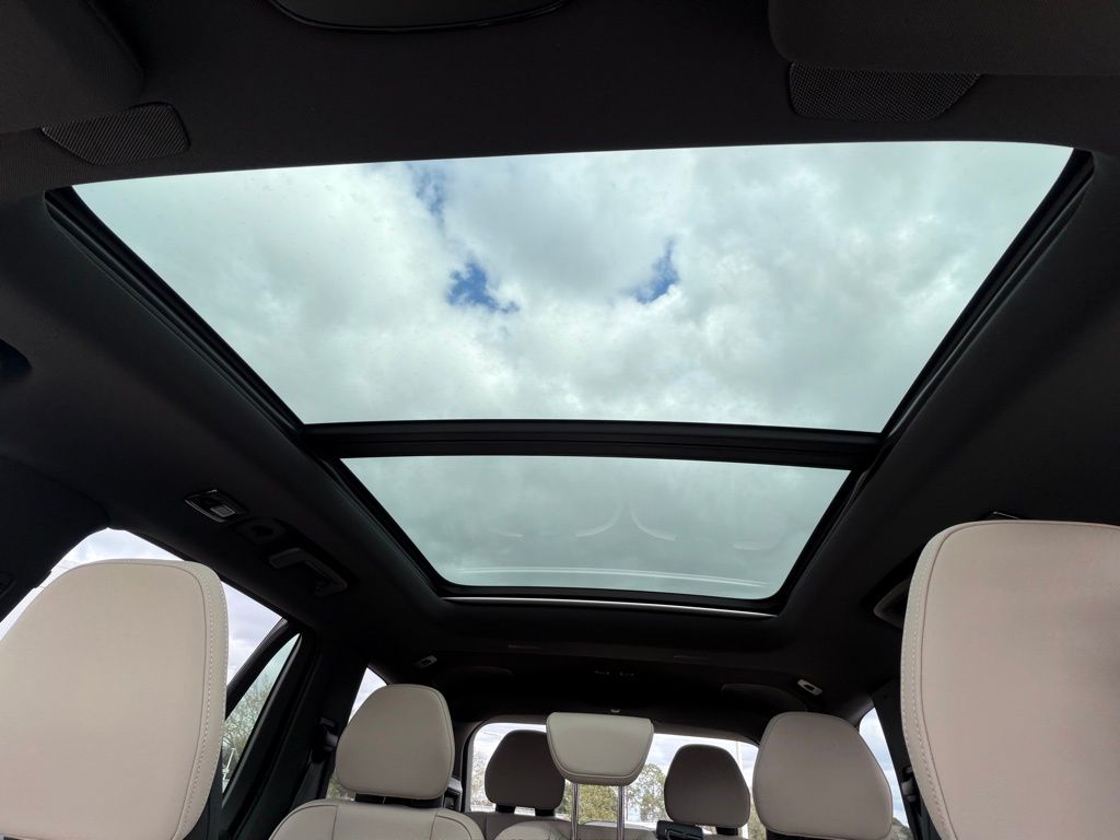 2026 Volvo XC90 Plus - Photo 24