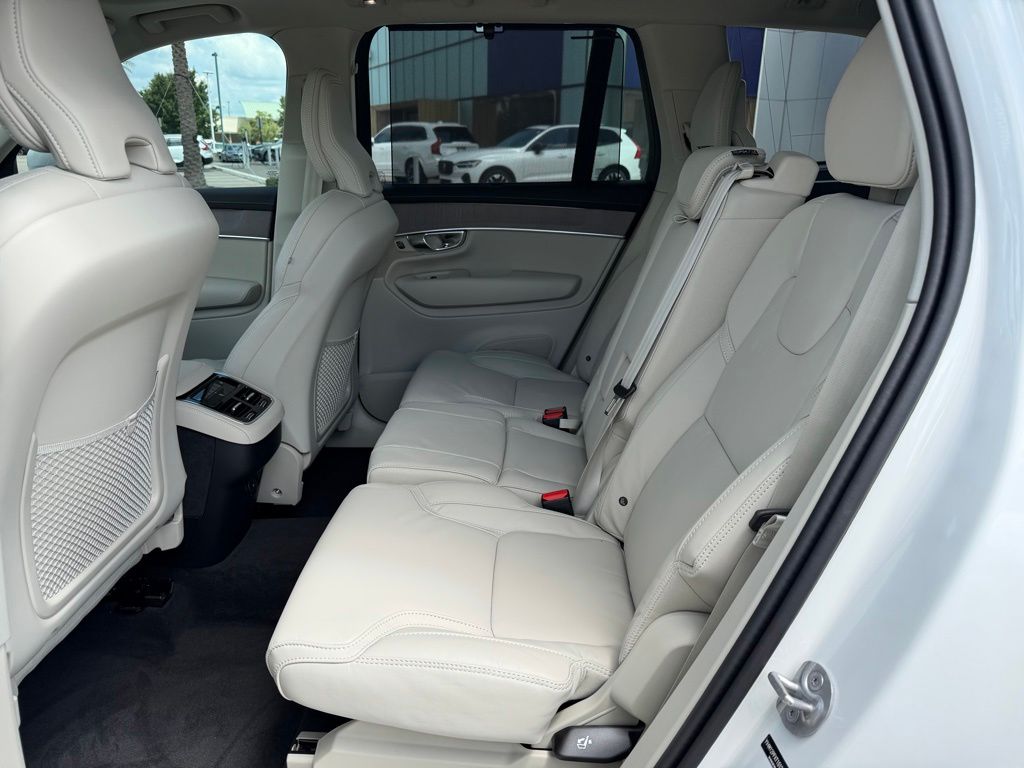2026 Volvo XC90 Ultra - Photo 14