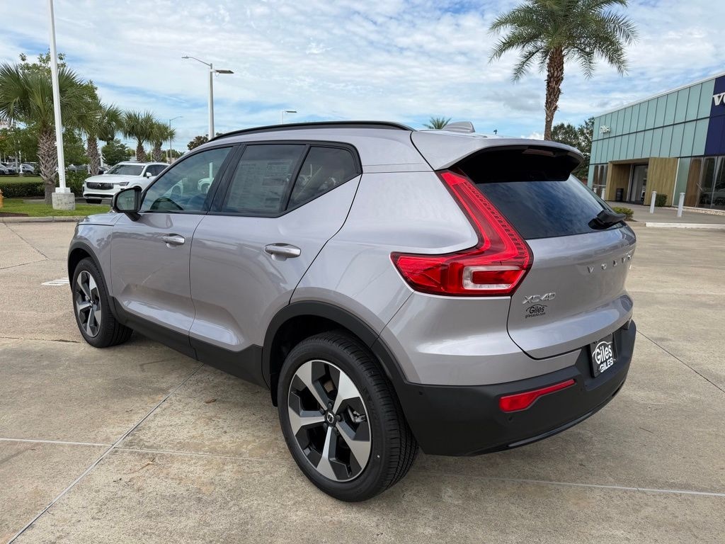 New 2026 Volvo XC40 B5 Plus SUV
