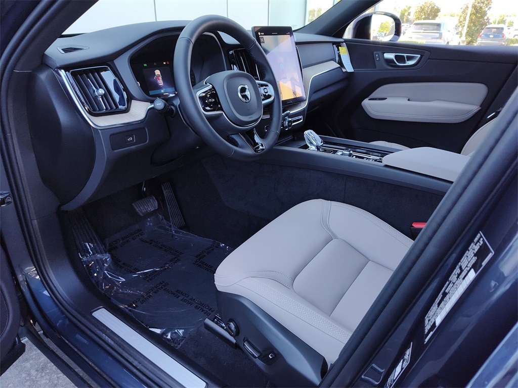 New 2026 Volvo XC60 B5 Plus SUV