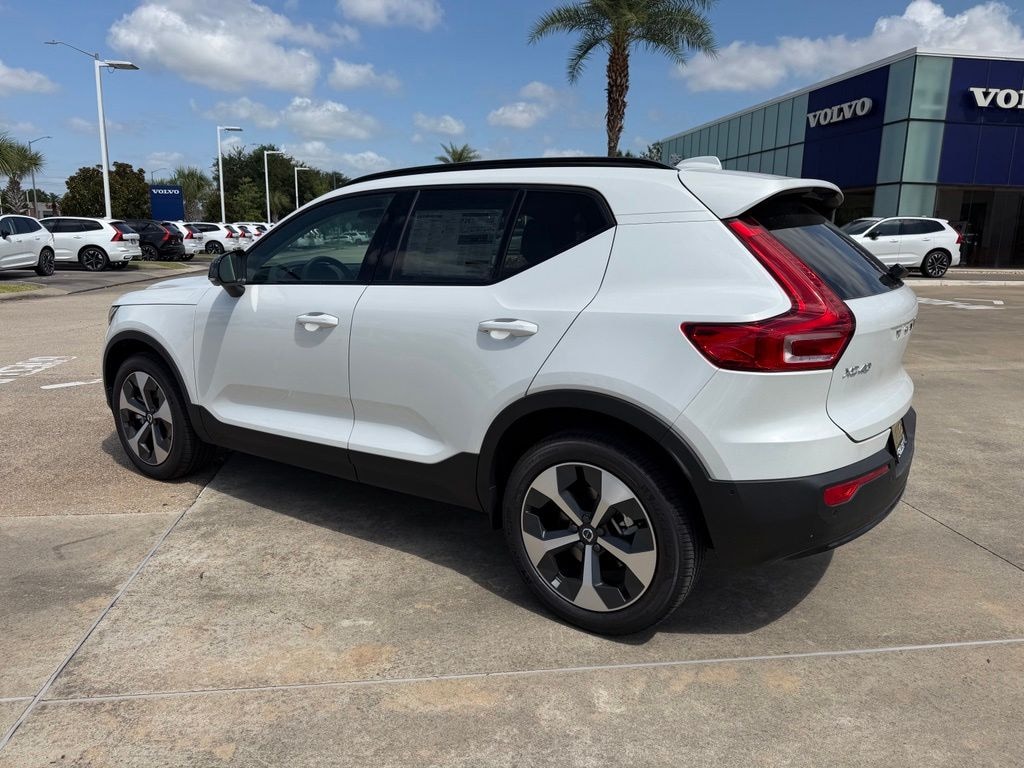 New 2026 Volvo XC40 B5 Plus SUV