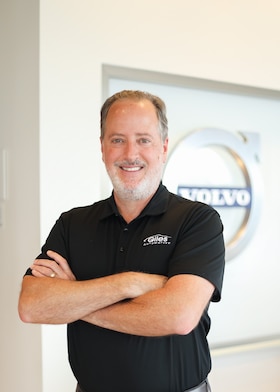 Staff member Robert Guercio from ID_2ab697f37259