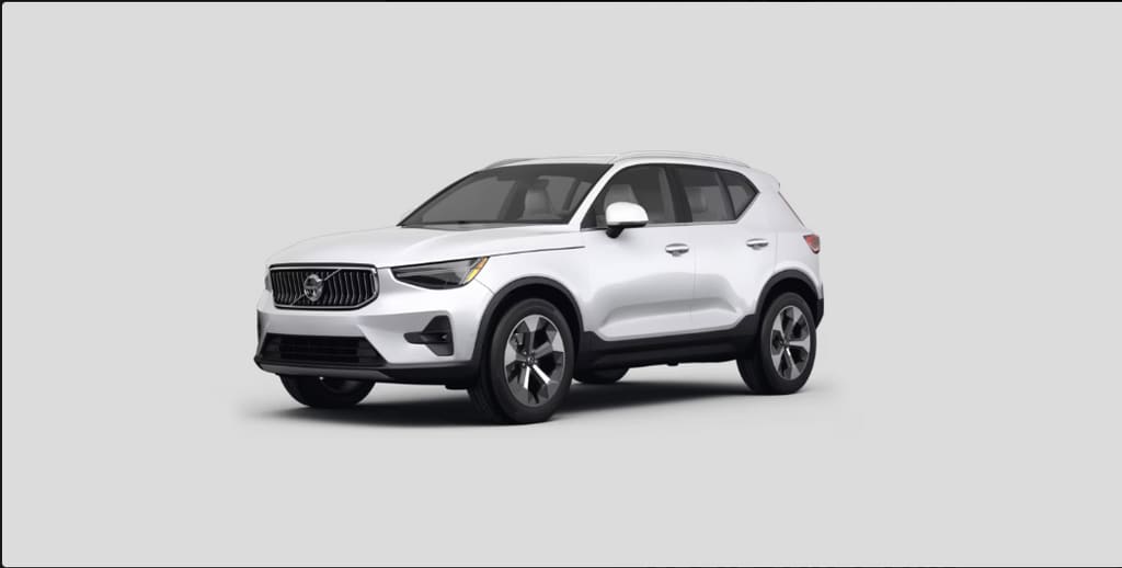 2023 Volvo XC40 Plus's photo