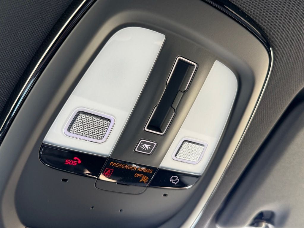 2026 Volvo XC60 Plus - Photo 22