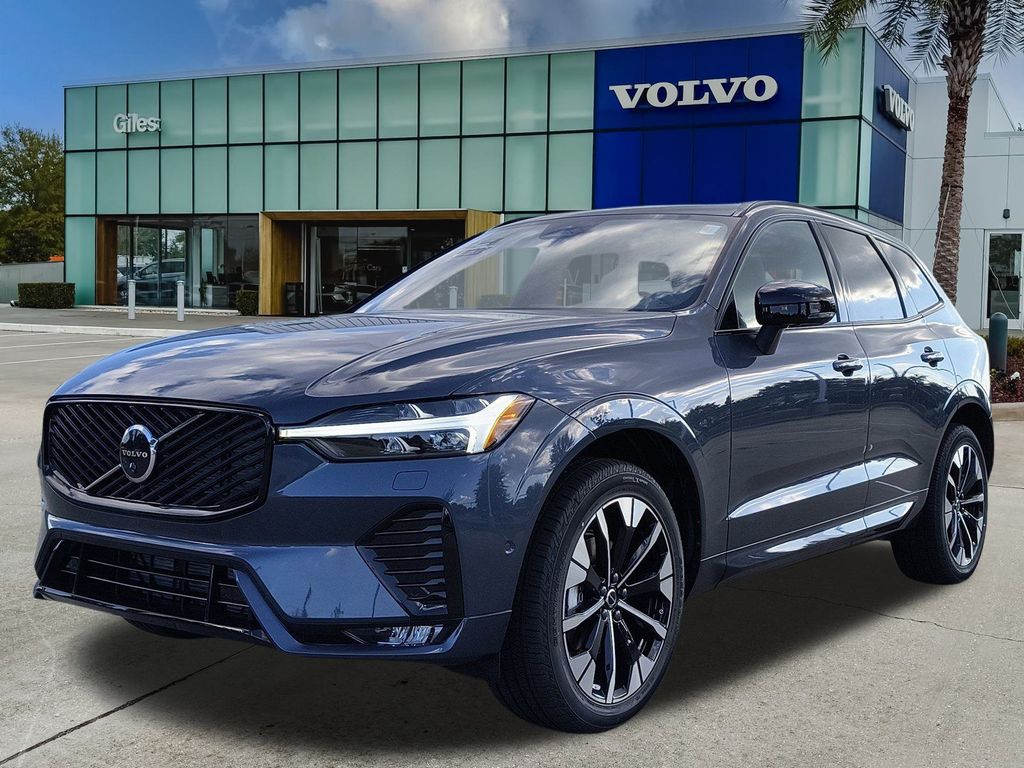 2026 Volvo XC60 Plus's photo