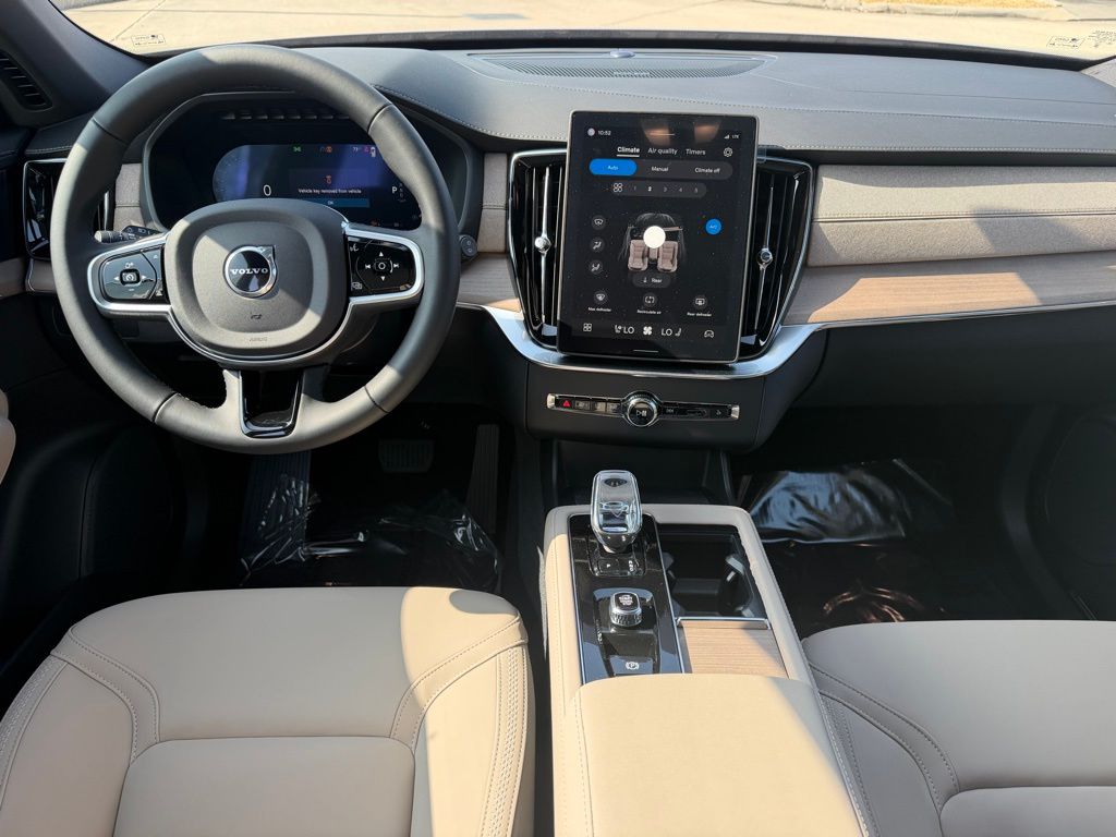 2026 Volvo XC90 Plus - Photo 16