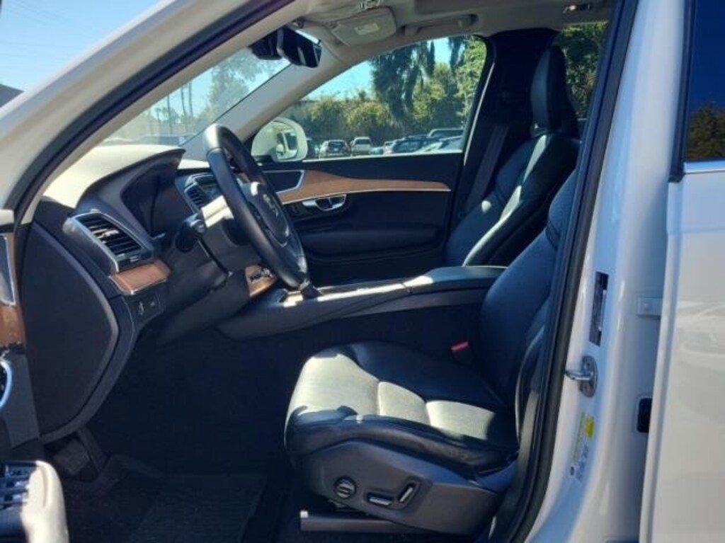 Used 2022 Volvo XC90 T6 AWD Momentum 7 Seater SUV