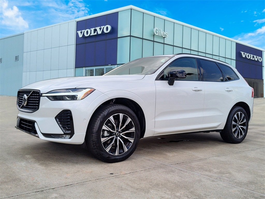 2025 Volvo XC60 B5 Plus