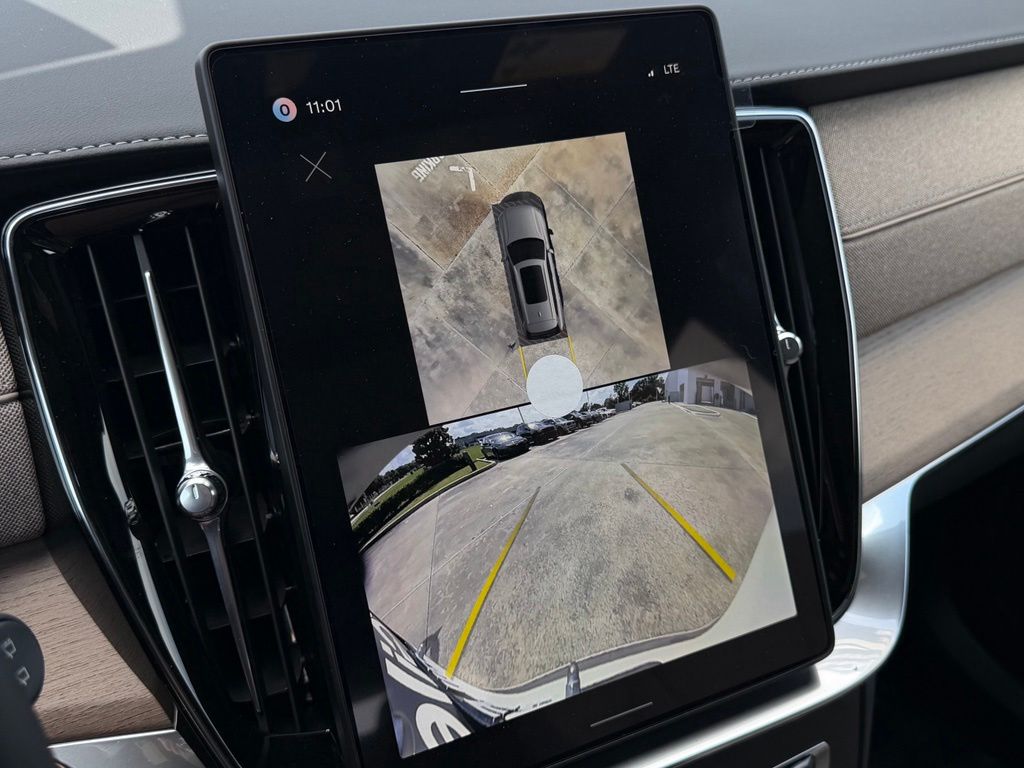 2026 Volvo XC90 Plus - Photo 21