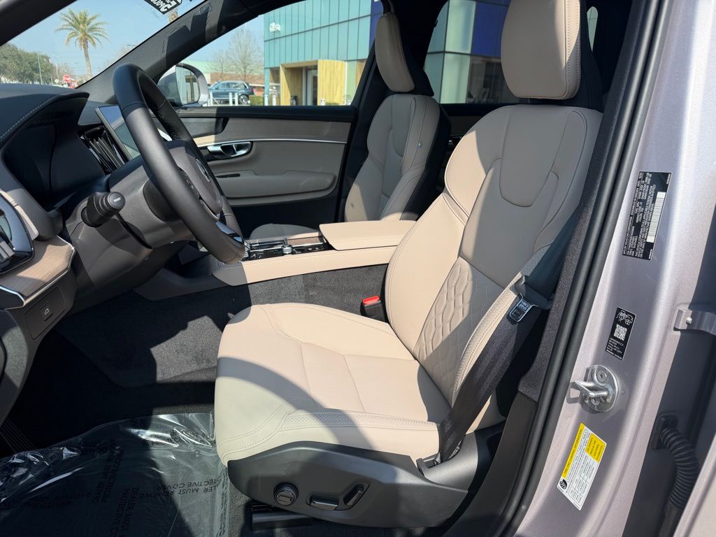 2026 Volvo XC90 Plus - Photo 11