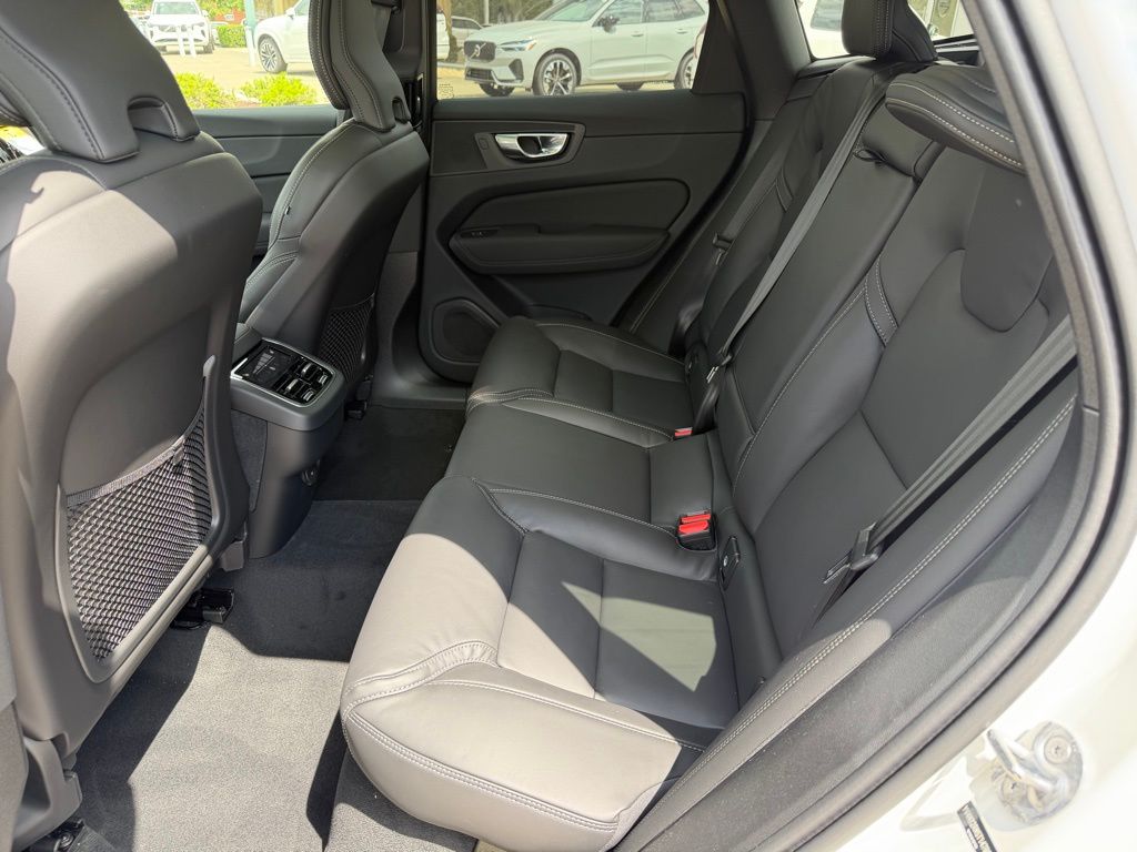 2026 Volvo XC60 Ultra - Photo 14