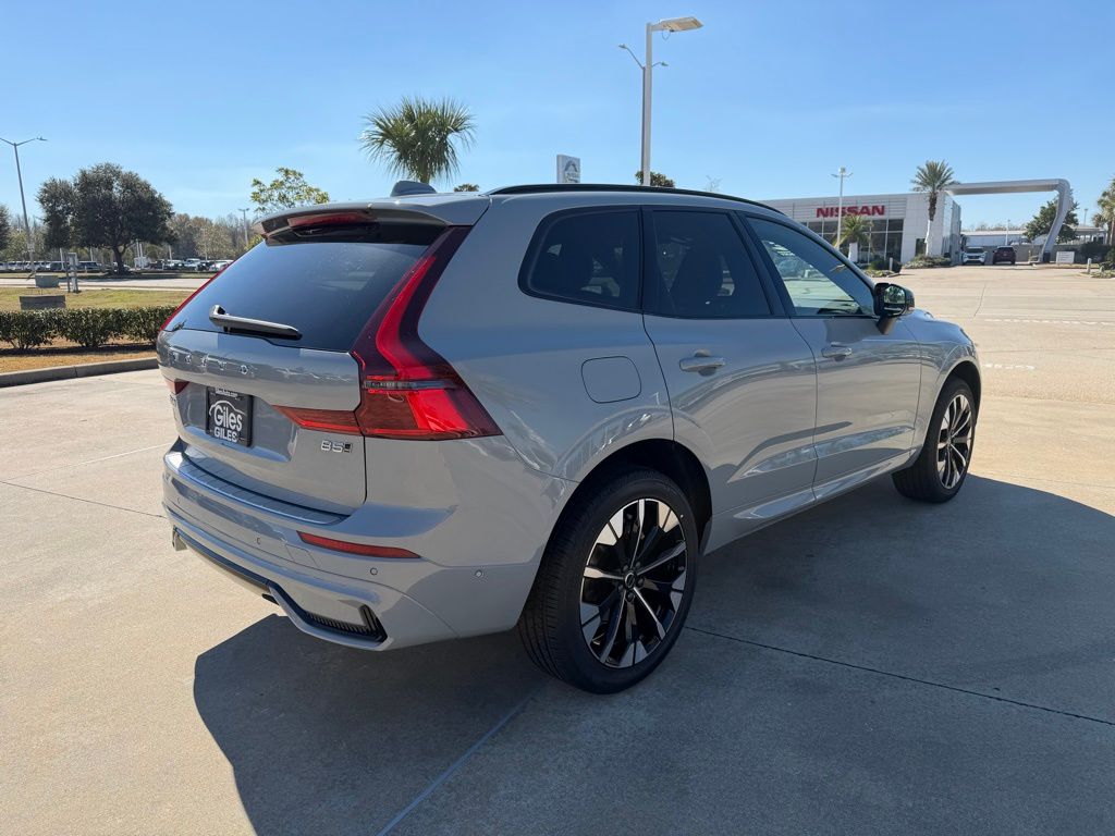 2026 Volvo XC60 Plus - Photo 5