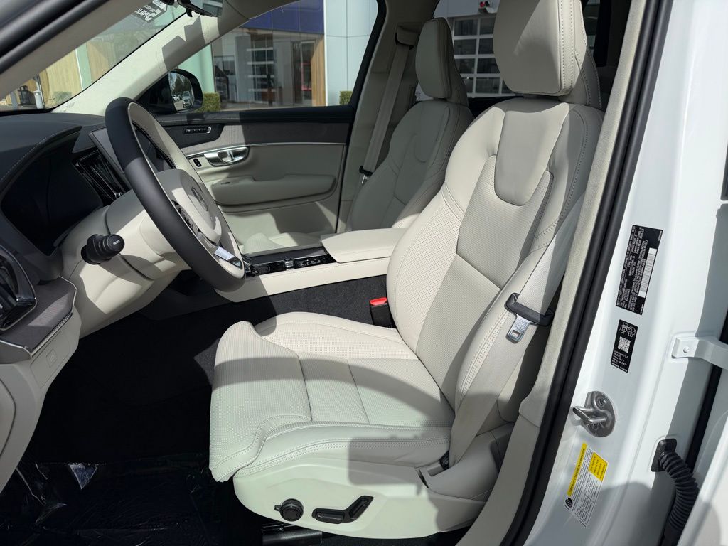 2026 Volvo XC90 Ultra - Photo 11