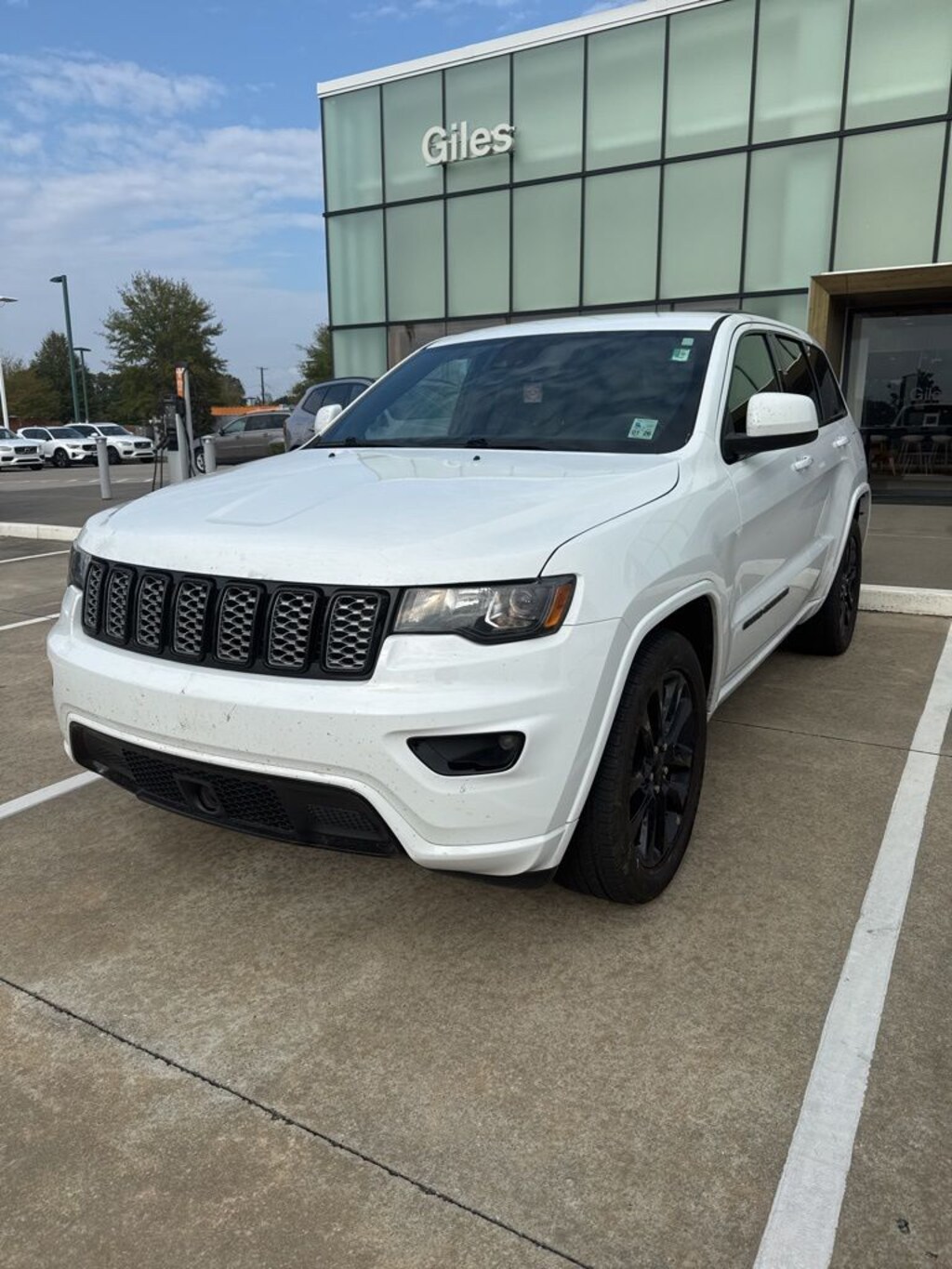 Used 2021 Jeep Grand Cherokee Laredo SUV
