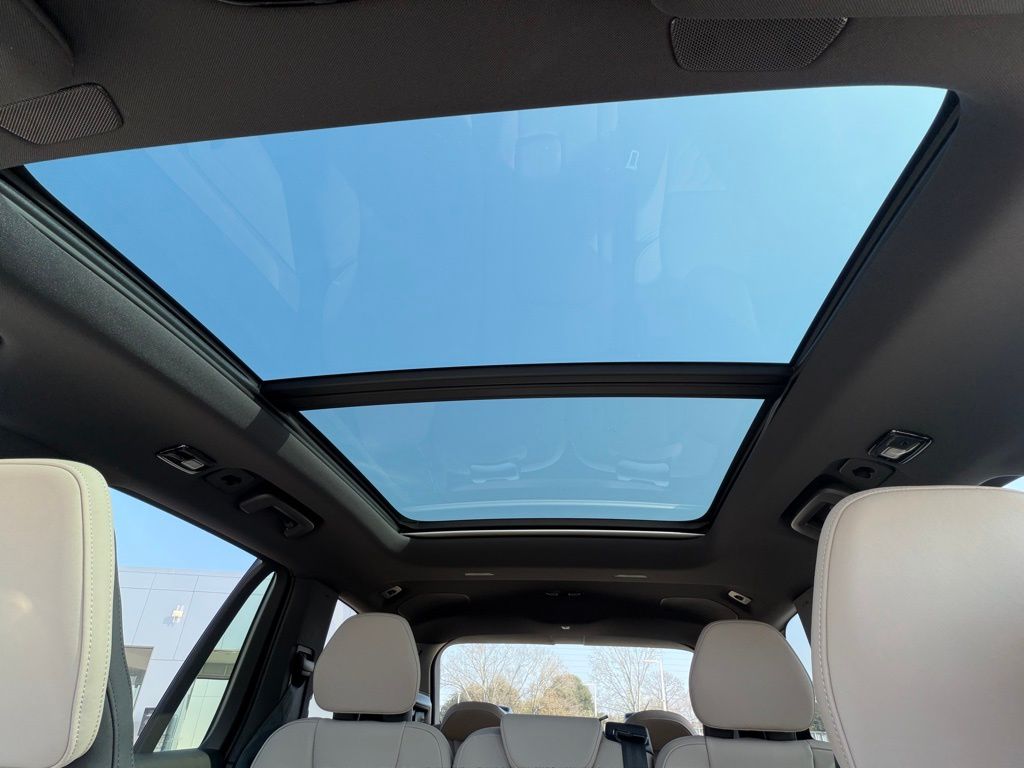 2026 Volvo XC90 Plus - Photo 24