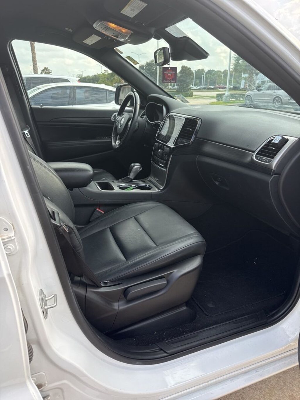 Used 2021 Jeep Grand Cherokee Laredo SUV