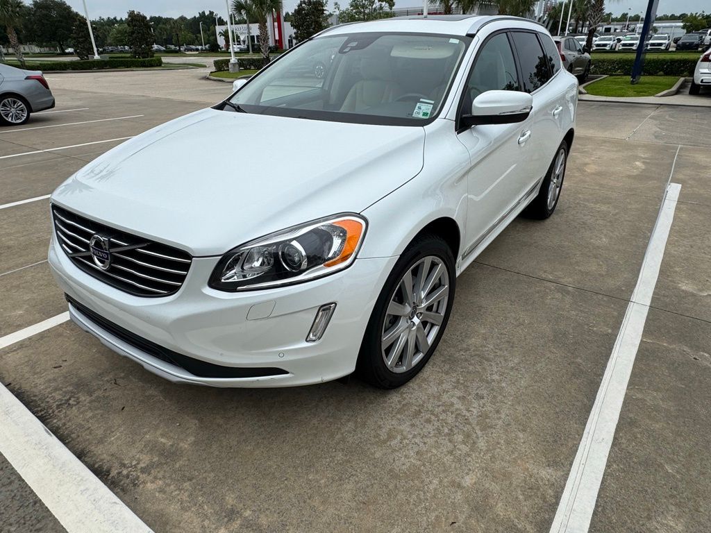2017 Volvo XC60 T5 Inscription's photo