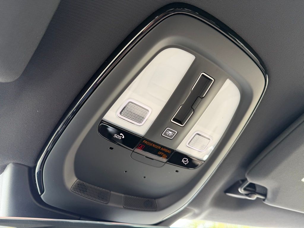 2026 Volvo XC90 Plus - Photo 23