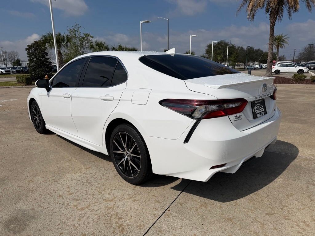 Used 2022 Toyota Camry SE Sedan