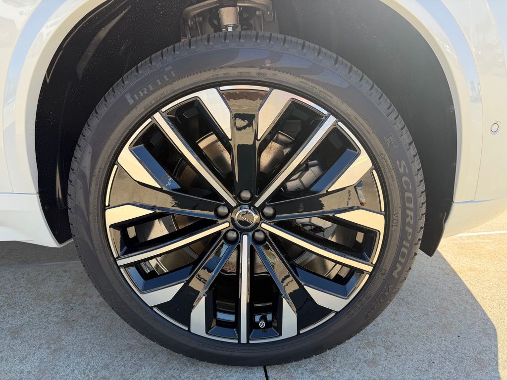 2026 Volvo XC90 Ultra - Photo 10