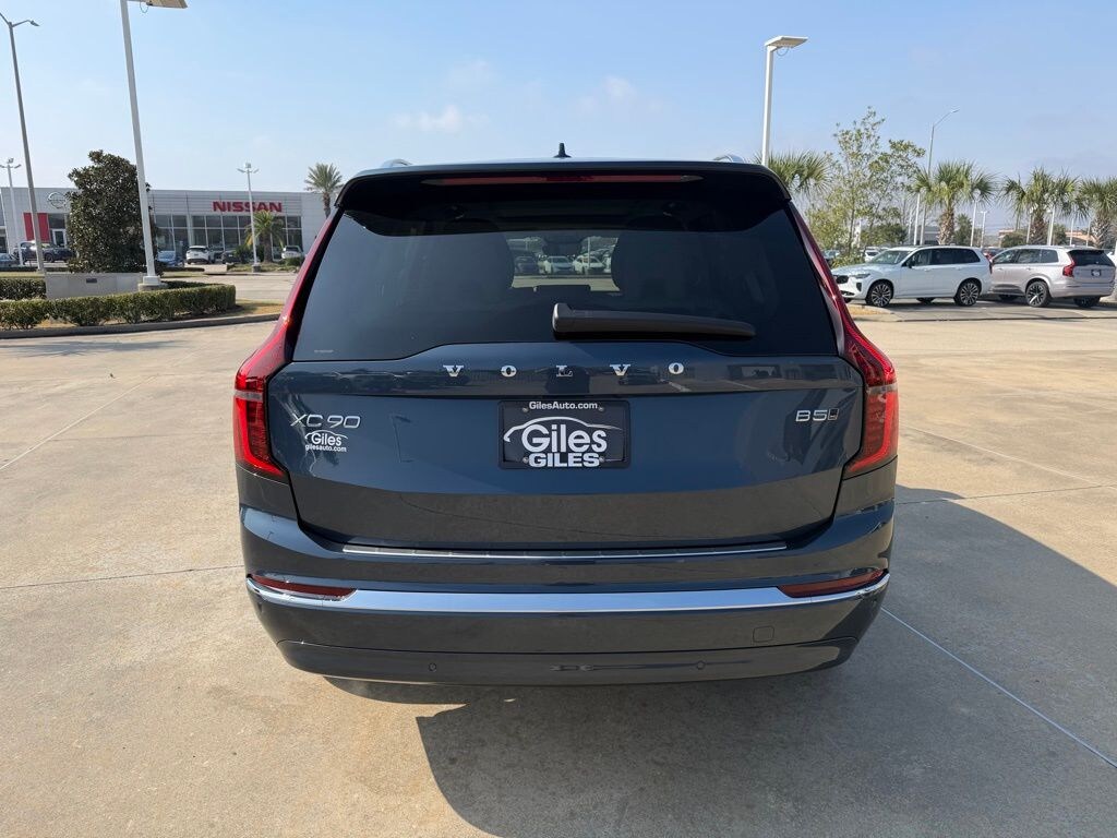 New 2026 Volvo XC90 B5 Ultra 7-Seater SUV