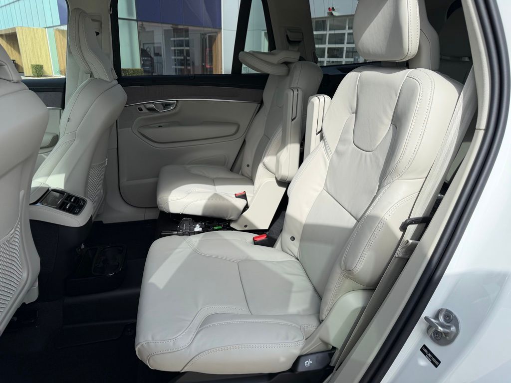 2026 Volvo XC90 Ultra - Photo 14