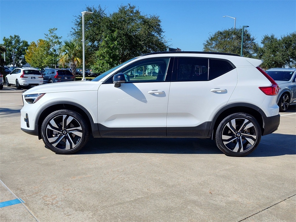 Used 2025 Volvo XC40 B5 Plus Dark Theme SUV