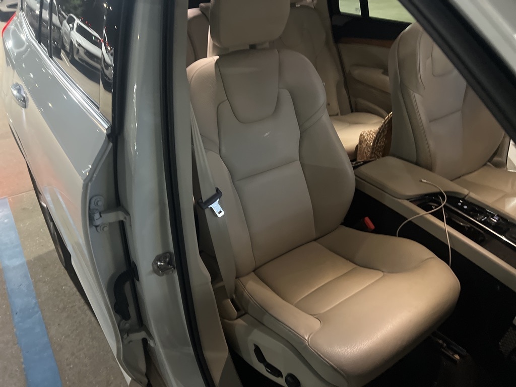 Used 2021 Volvo XC90 T5 Momentum 7 Passenger SUV