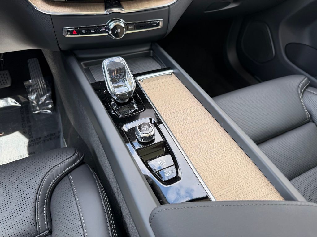 2026 Volvo XC60 Ultra - Photo 17