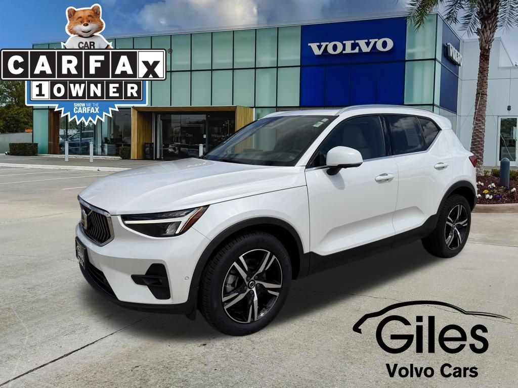 2023 Volvo XC40 SUV 