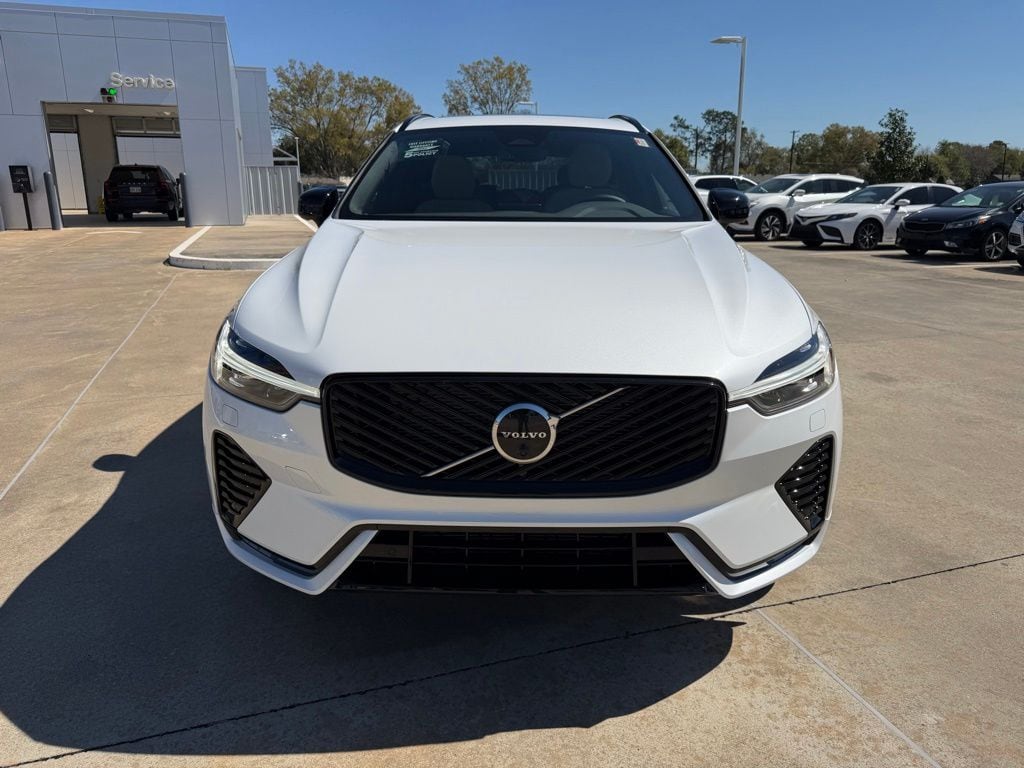 2026 Volvo XC60 Plus - Photo 9