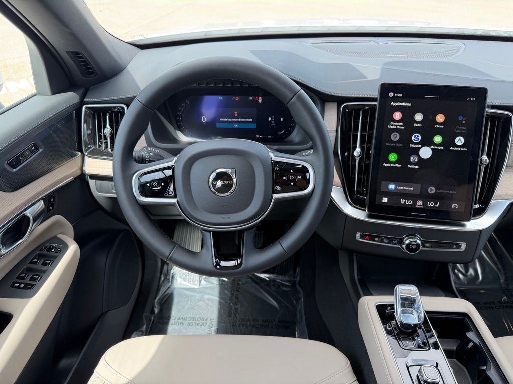 2026 Volvo XC90 Plus - Photo 16