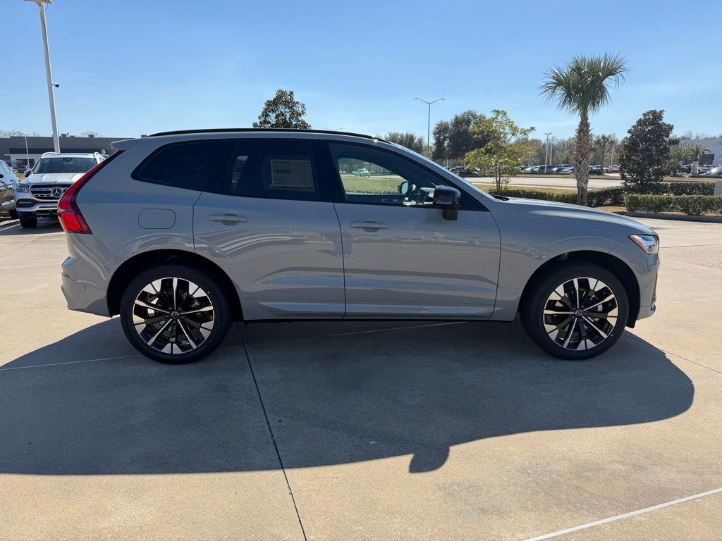 2026 Volvo XC60 Plus - Photo 6