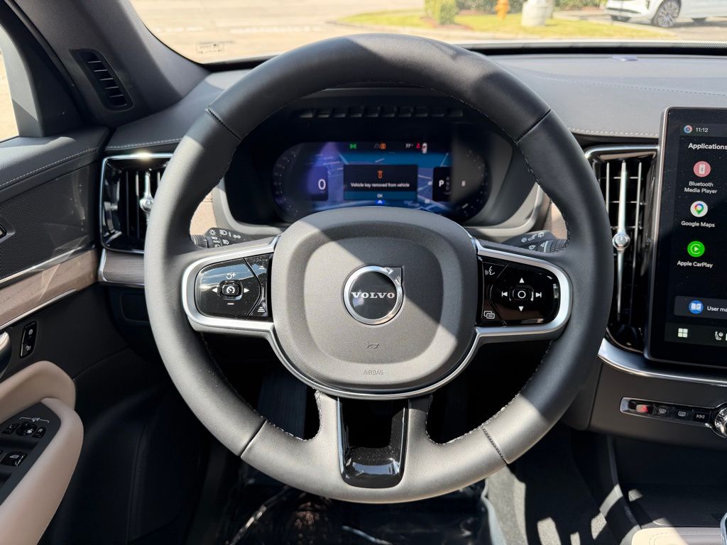 2026 Volvo XC90 Plus - Photo 18