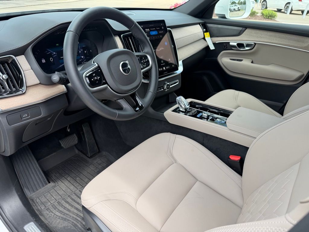 2026 Volvo XC90 Plus - Photo 11
