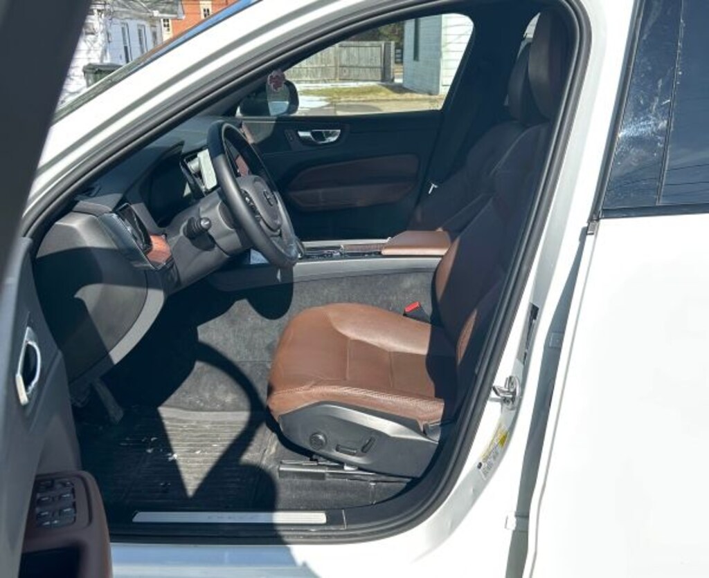 Used 2023 Volvo XC60 B5 AWD Plus Dark SUV