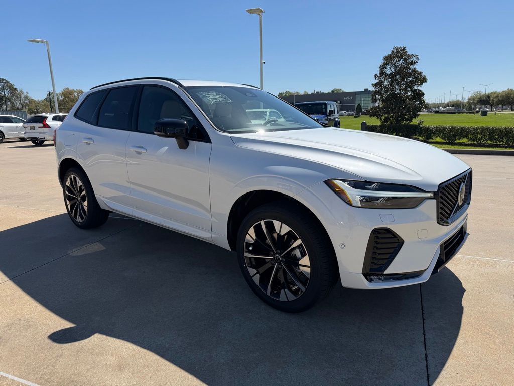 2026 Volvo XC60 Plus - Photo 7